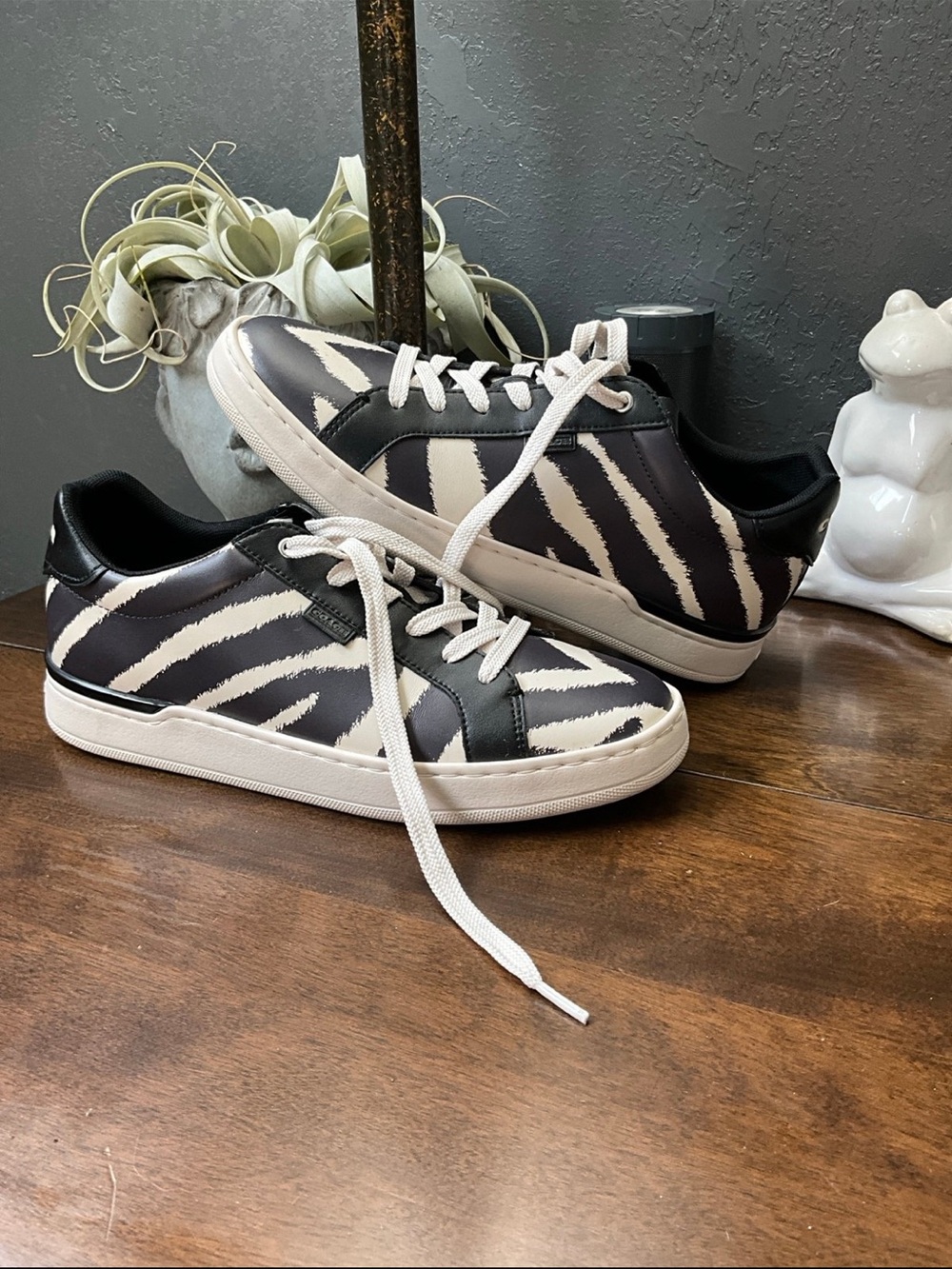 Coach Lowline Zebra Print Shoe size 9.5B NO BOX - Picture 3 of 8